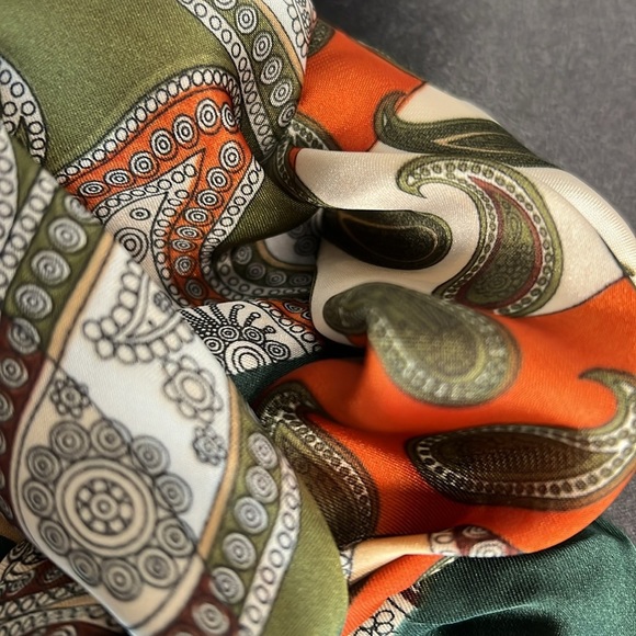 Piper K | Paisley Hobo Style Scarf - Picture 5 of 5